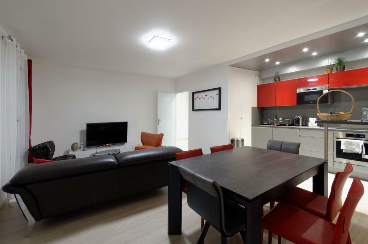Red-Line Apartment Serris Luaran gambar