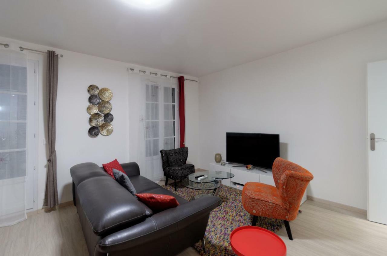 Red-Line Apartment Serris Luaran gambar